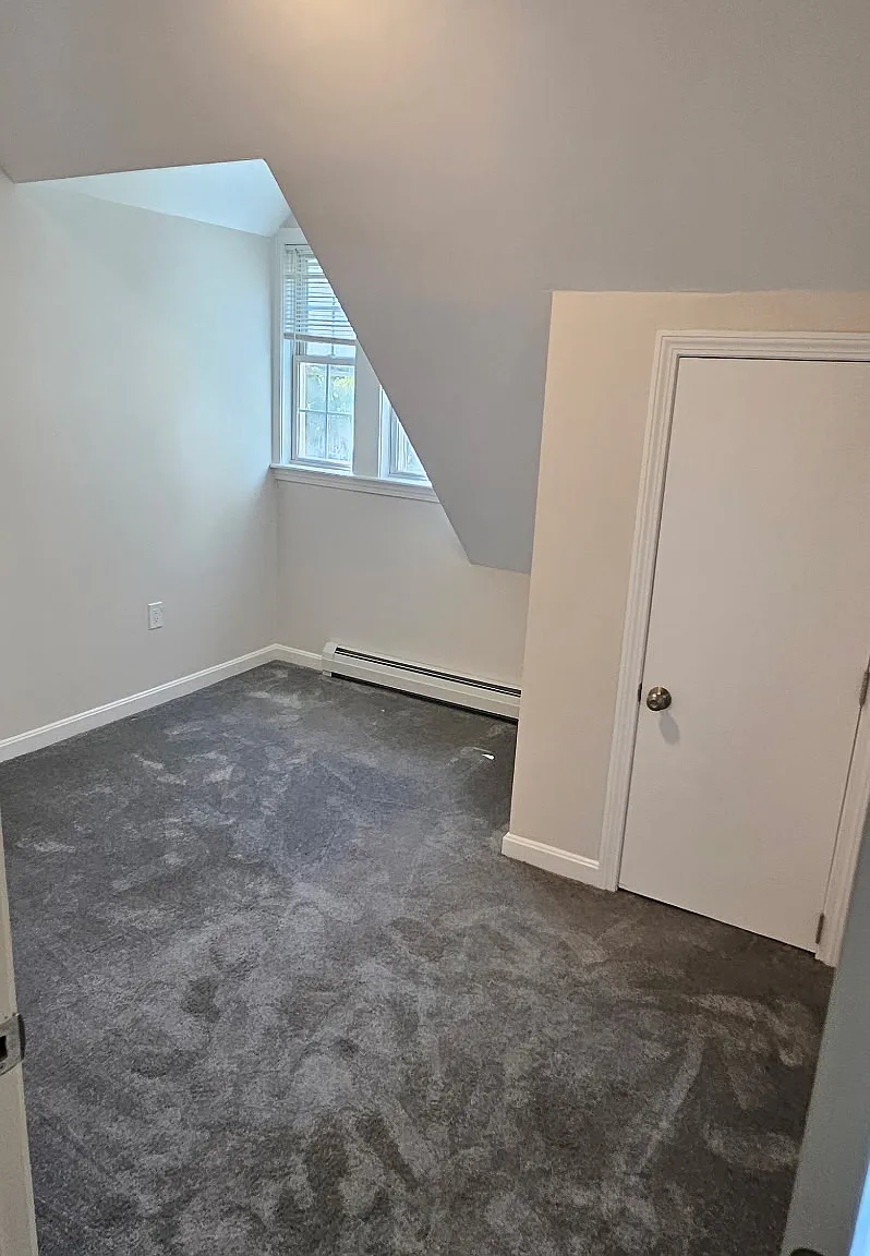3 bed, 9999 sqft, $2,650 — Photo 4