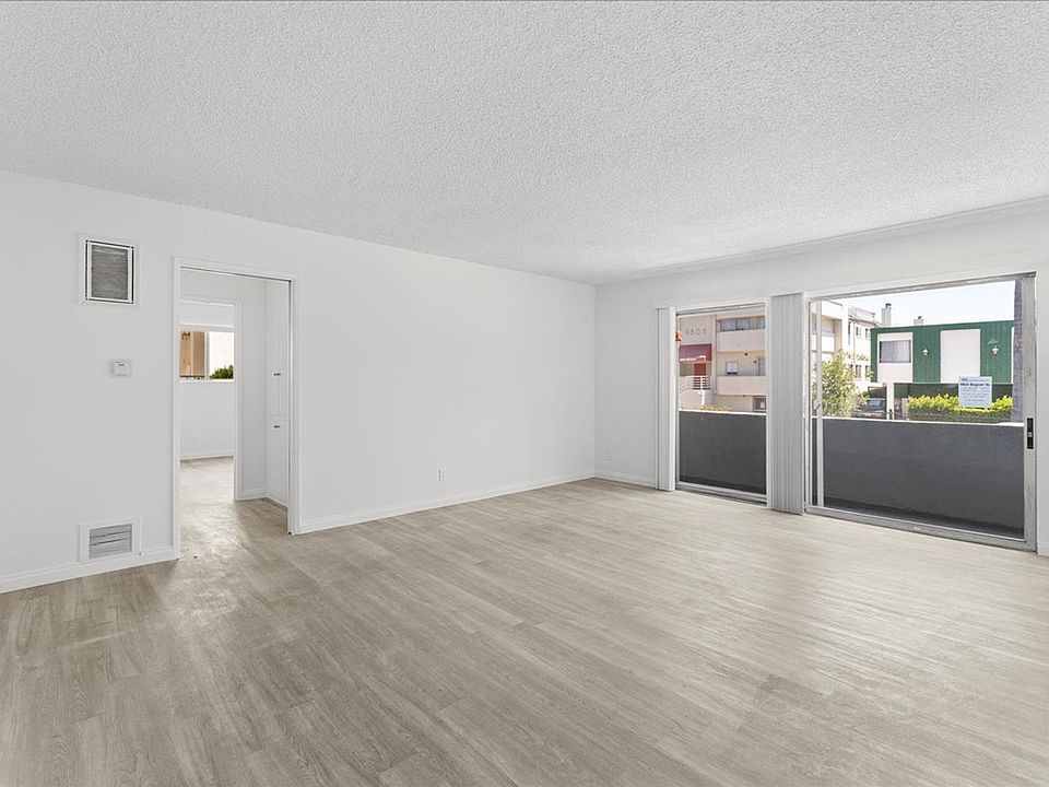 1st image of 9819 Regent St #6