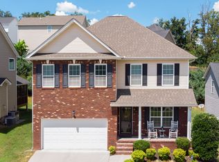 5615 Summer Grove Ln, Knoxville, TN 37931