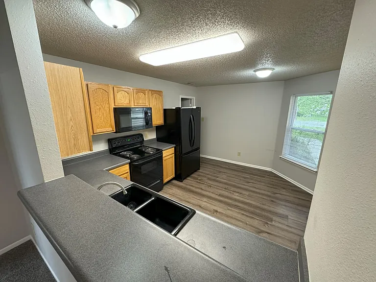 2720 Speedwell Ln — Photo 4