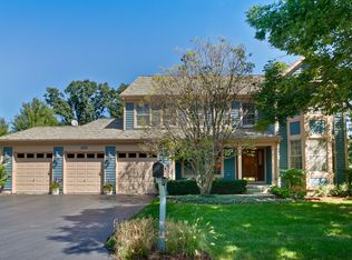 28575 Oakhaven Ct, Lake Bluff, IL 60044