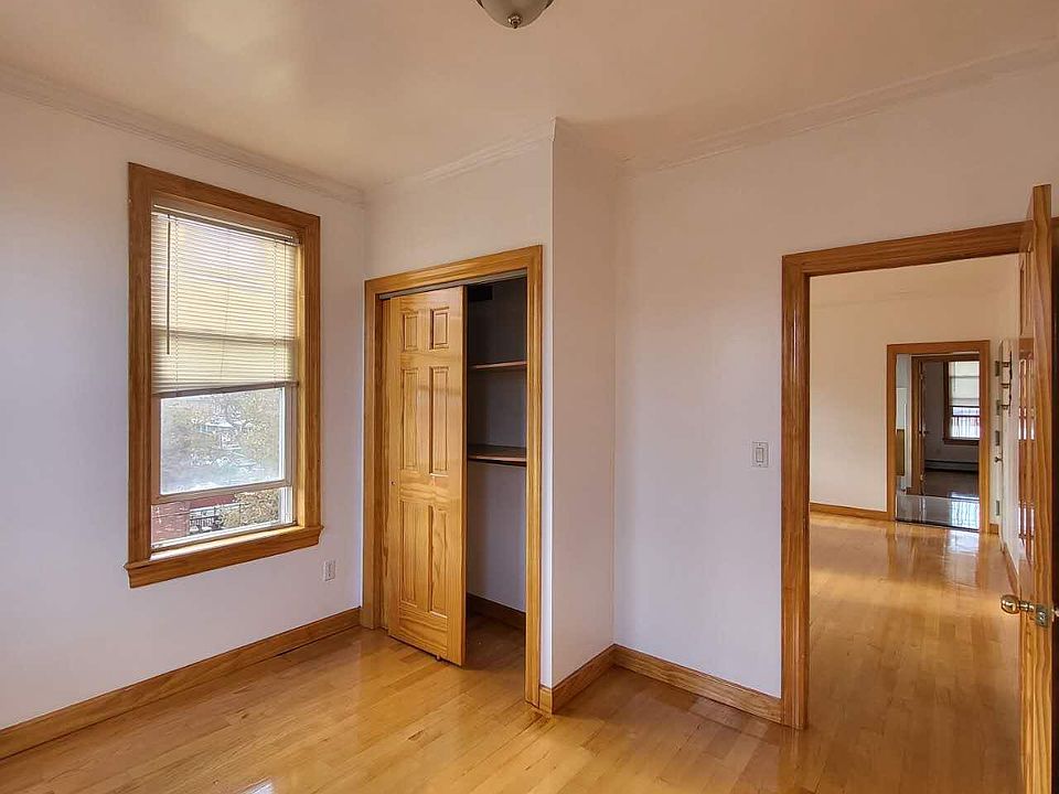 1st image of 84 Bay 40th St Floor 3