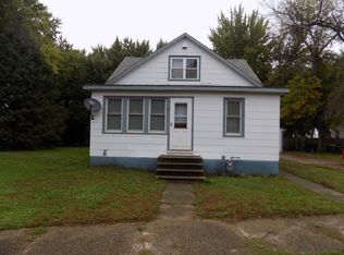 113 Center St, Jackson, MN 56143