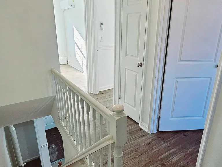 906 Huntington Ave — Photo 6