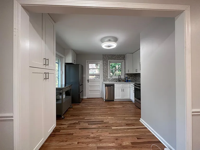 2149 Arlington Ave NE — Photo 13