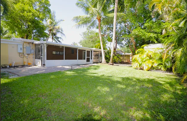 3 bed, 1081 sqft, $2,900 — Photo 3