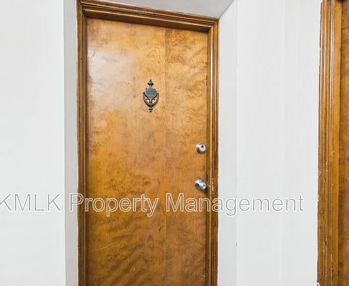 1352 Kenilworth Ave — Photo 7