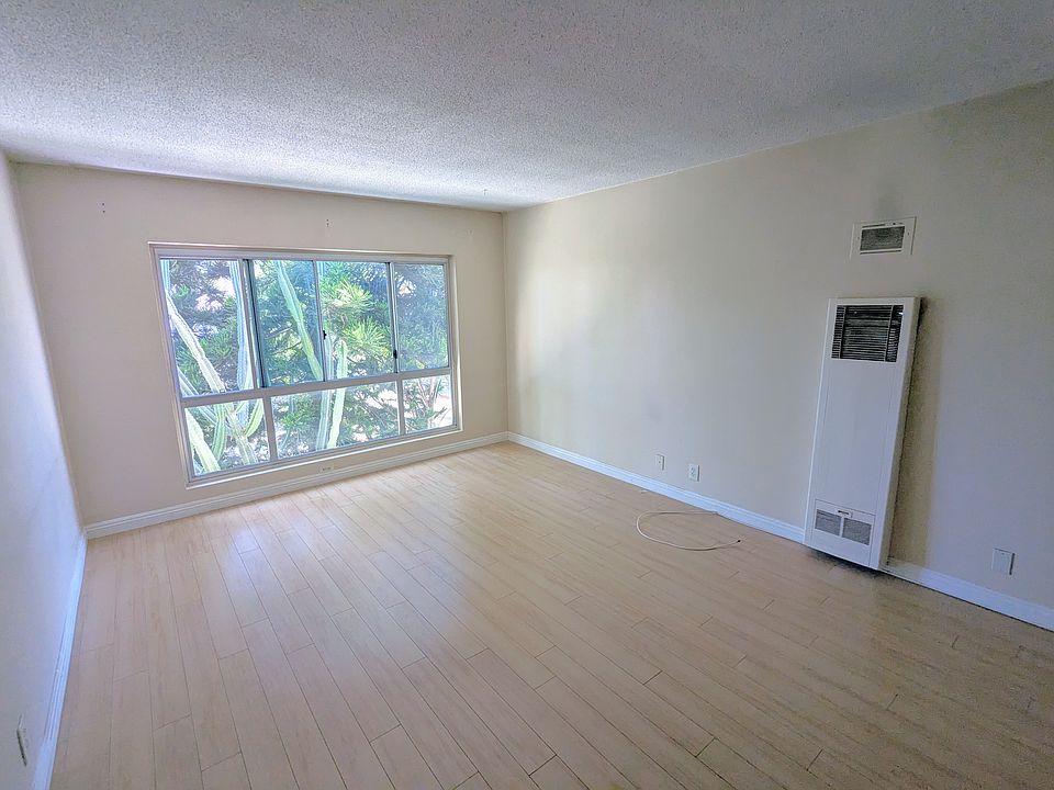 1st image of 7855 Romaine St APT 7
