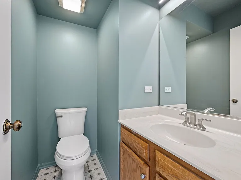 3427 W Polk St — Photo 11
