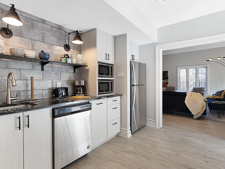 240 Blackburn Ave — Photo 6