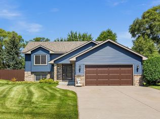 1746 Tipton Cir NW, Elk River, MN 55330