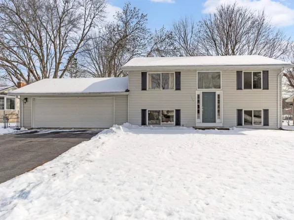 1444 Meadowmoor Dr NE, Fridley, MN 55432