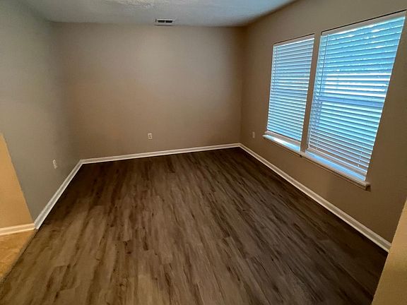 5th image of 1595 Canopy Oaks Dr