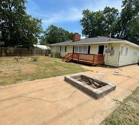 2nd image of 2224 W Arrowhead Dr