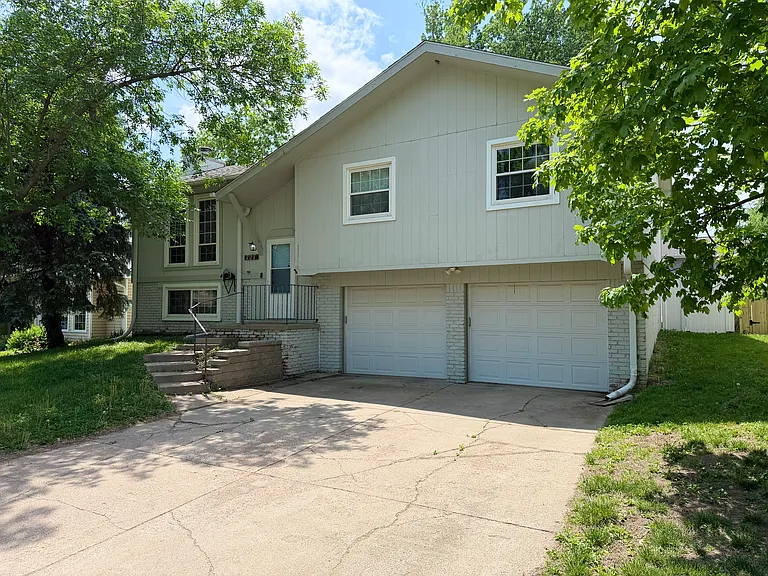 727 W Leon Dr — Photo 3