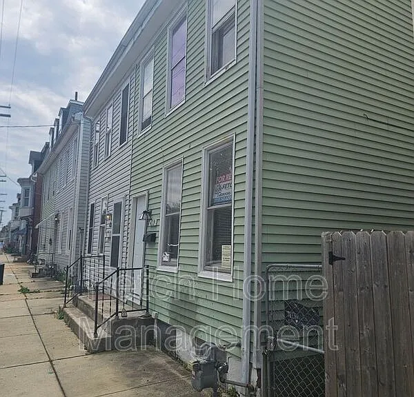 428 Smith St — Photo 1