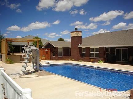 Pool : Heated salt generated pool with electric cover