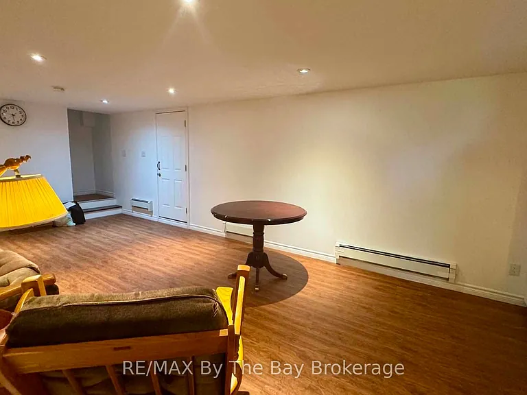 130 Letitia St #LOWER — Photo 3