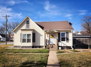 100 E 4th St, Axtell, NE 68924