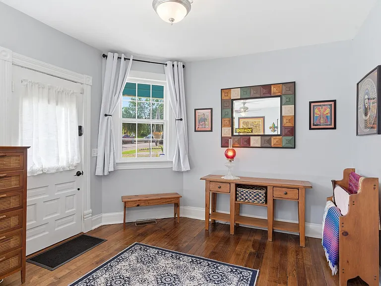 1008 Stainback Ave — Photo 2