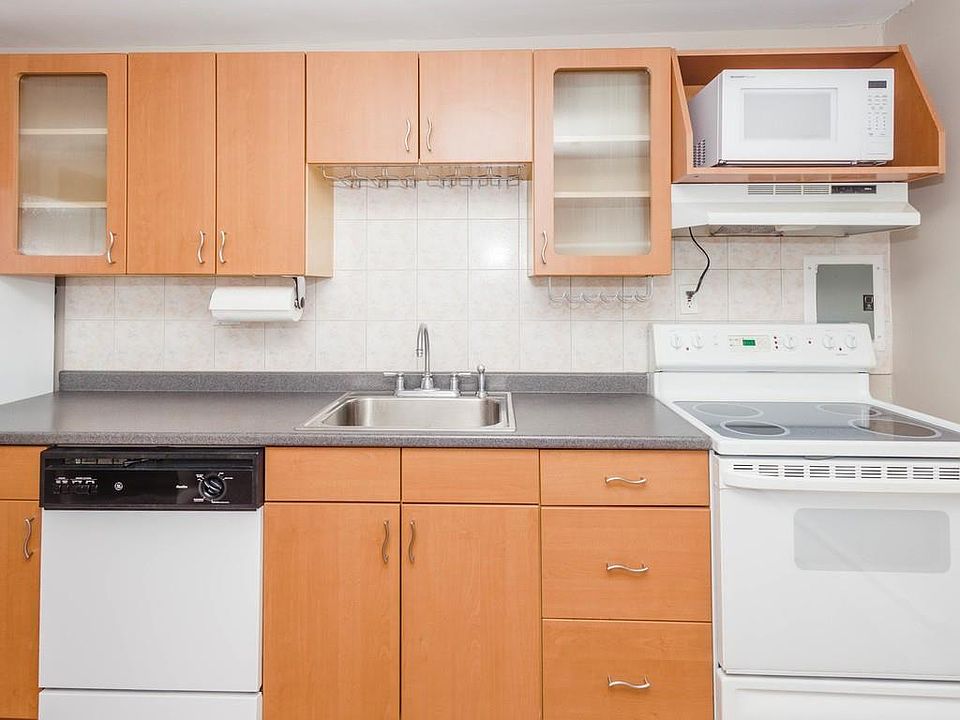 2nd image of 57 Colborne Rd APT 5