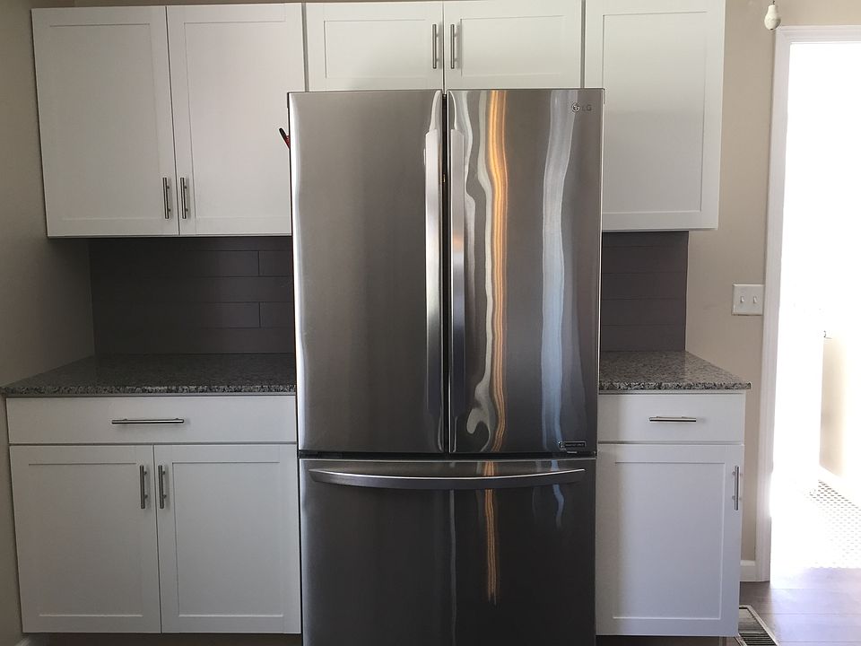 1st image of 909 E Glenview Dr