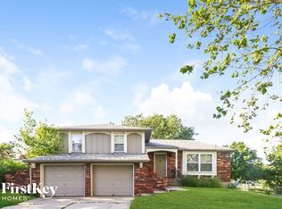 4501 NW Amesbury Rd, Blue Springs, MO 64015