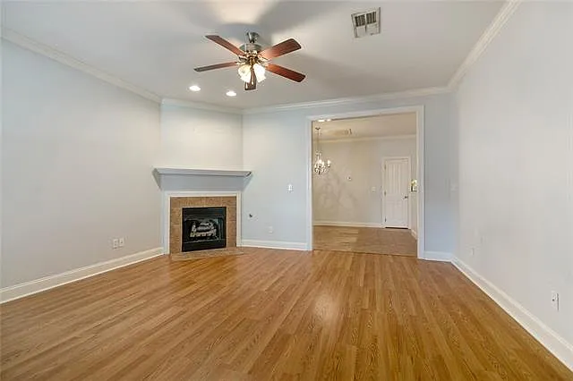 3 bed, 2.0 bath, 1467 sqft, $1,950 — Photo 2