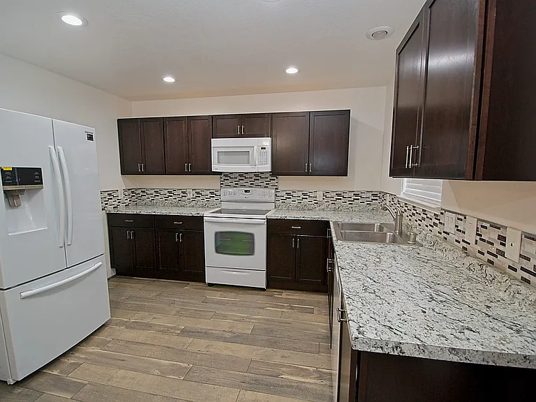 13590 Mount Olympus St — Photo 4