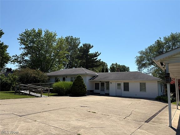 5th image of 2140 Claus Rd