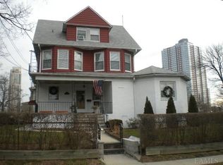 2 Badeau Pl, New Rochelle, NY 10801