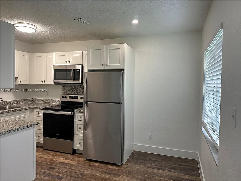 3315 SW 15th Ave #1 — Photo 5