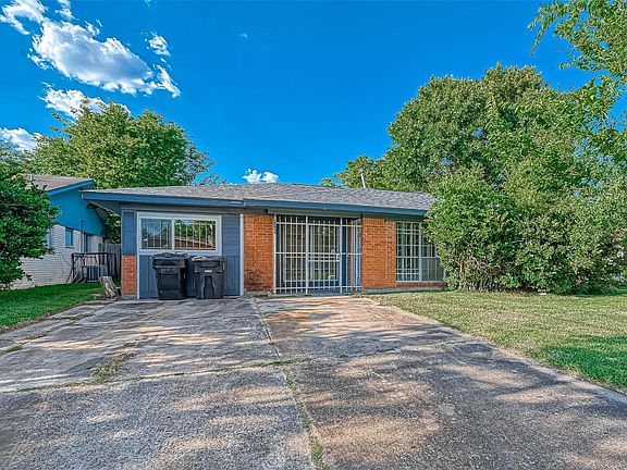 4th image of 4307 Akard St