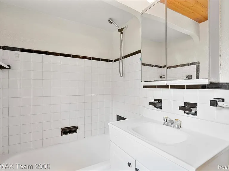 2607 Weithoff Ct — Photo 17