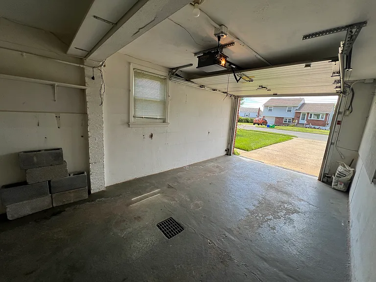 2332 Woodcrest Ave — Photo 17