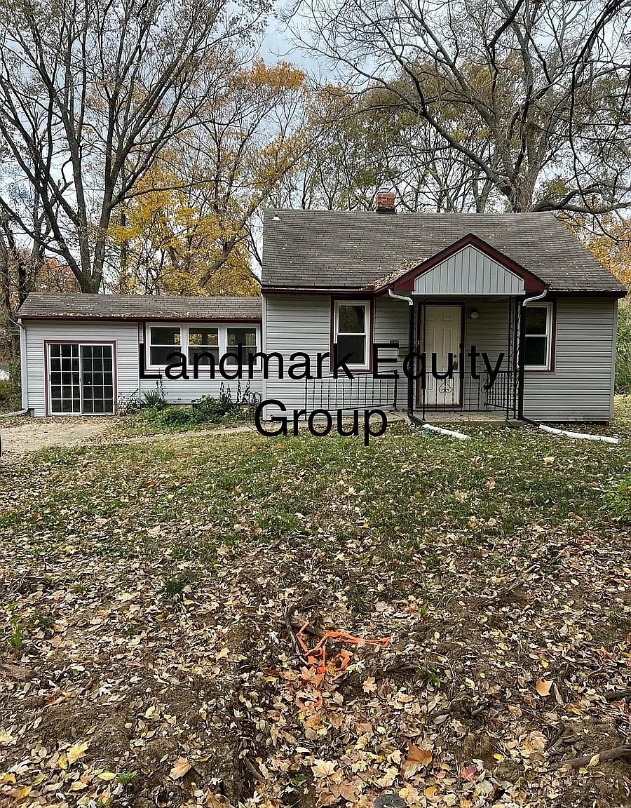 3 bed, 1212 sqft, $1,300 — Photo 1