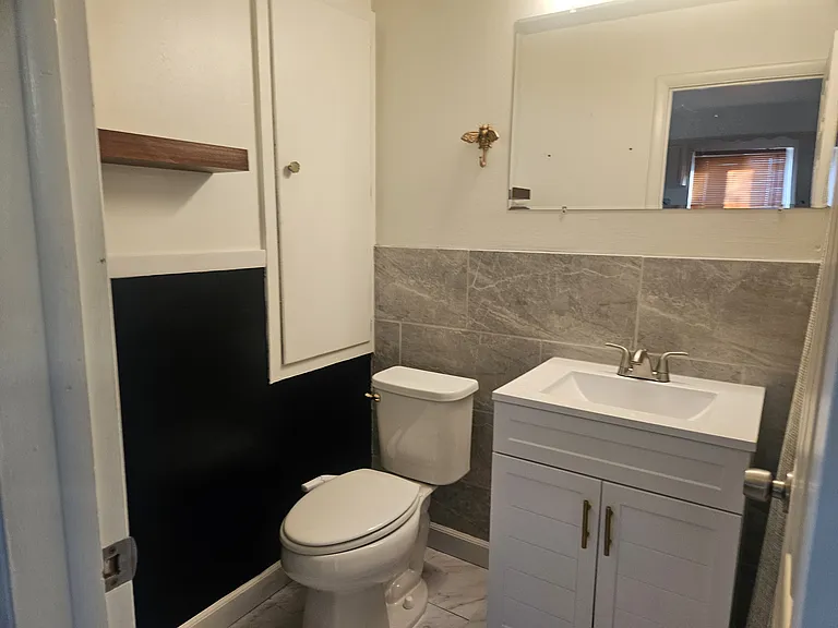 1285 W Clifton Blvd #6 — Photo 2