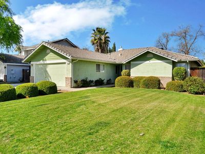 2083 Paul Ave, Clovis, CA, 93611