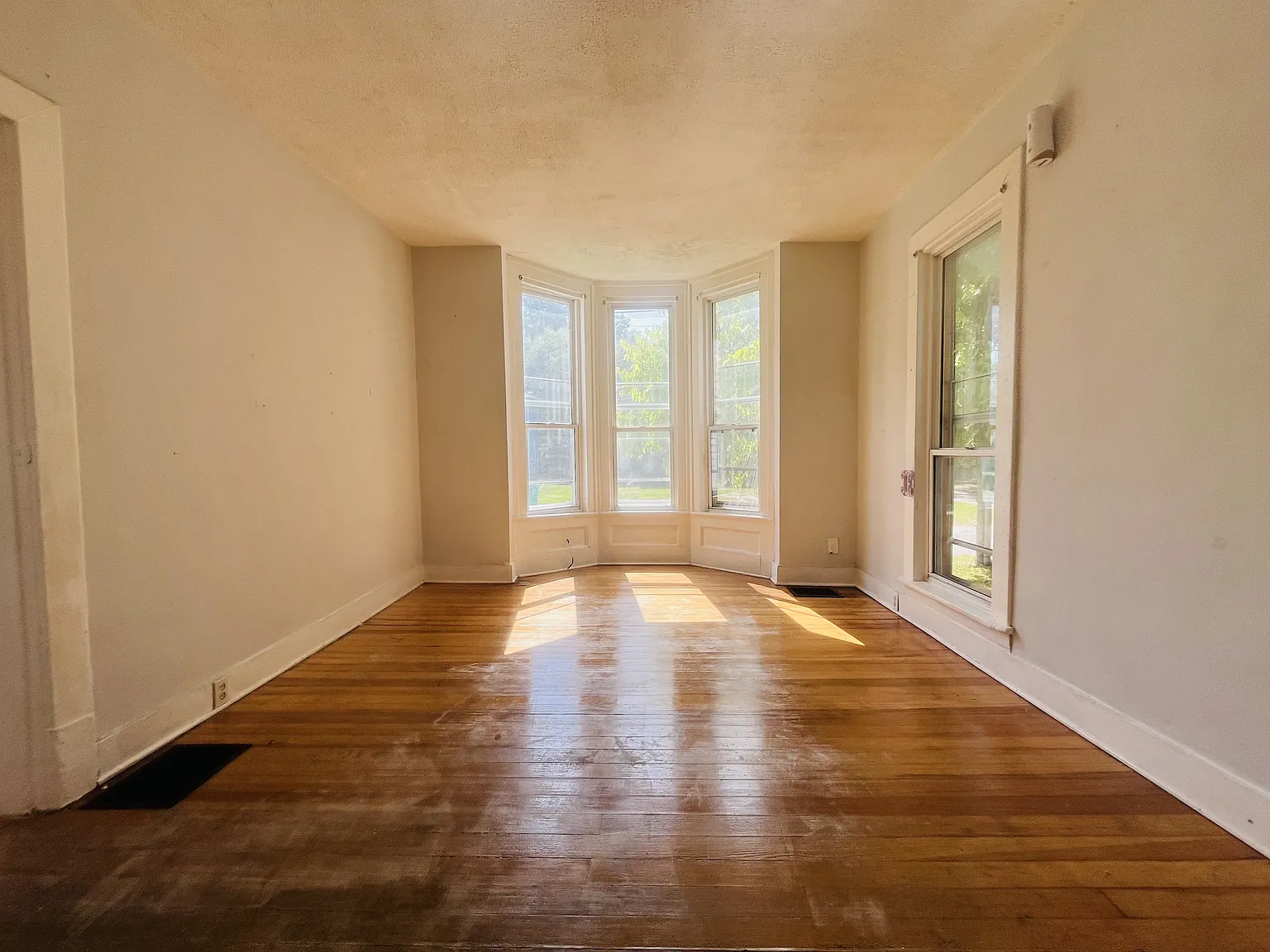 130 Diamond Court - 1 — Photo 2
