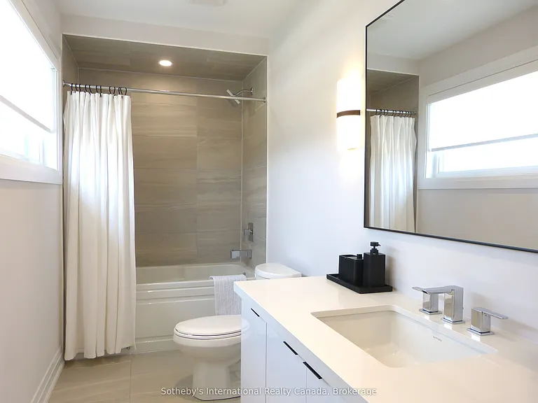102 Sladden Ct — Photo 30