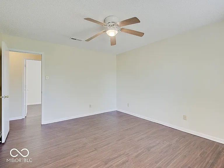 2372 Summerwood Ln — Photo 13