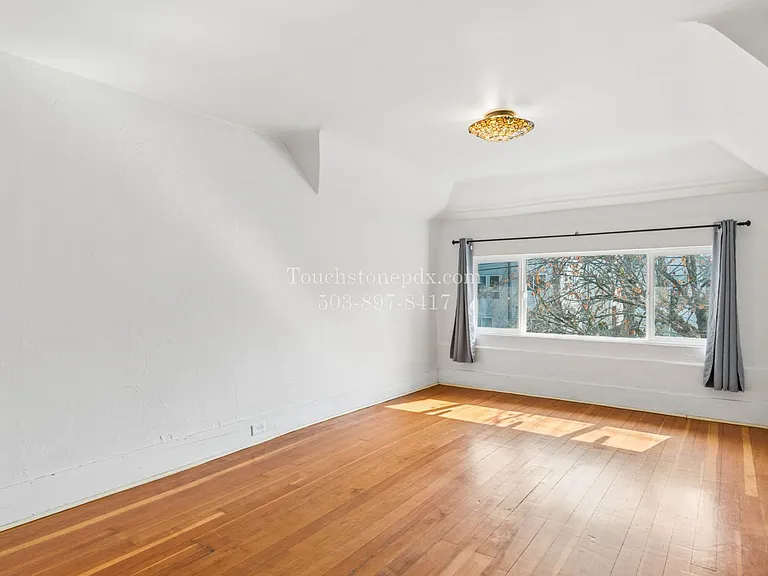 4315-4317 N Gantenbein Ave — Photo 27