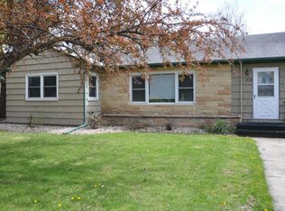 810 N Highway 86, Lakefield, MN 56150