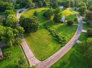 716 Kansa Dr, Ozawkie, KS 66070