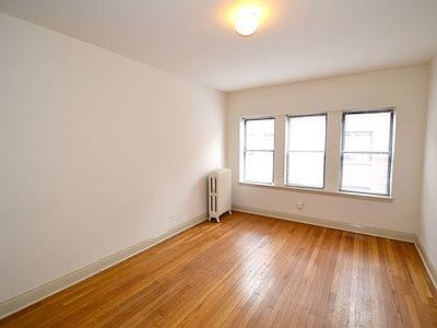 2nd image of 5736 N Winthrop Ave APT 213