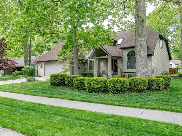8219 Hunters Knoll Pl, Fort Wayne, IN 46825