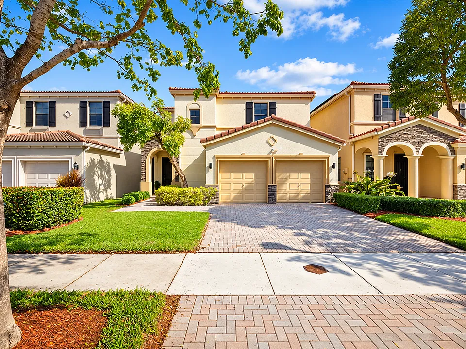 697 NE 193rd Ter