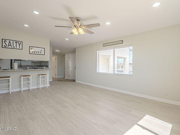 5th image of 2965 W Christopher Dr