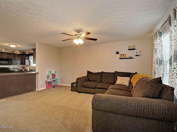 3rd image of 124 Kristen Marie Ct