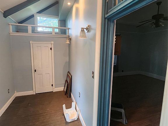 5th image of 519 E Olive St